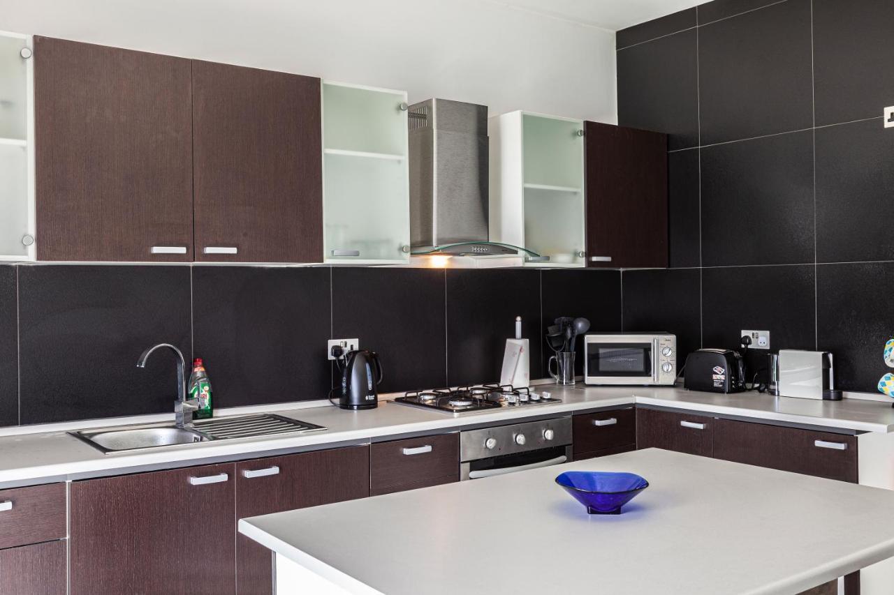 Z4 - Seafront Apartment San Pawl il-Baħar Kültér fotó