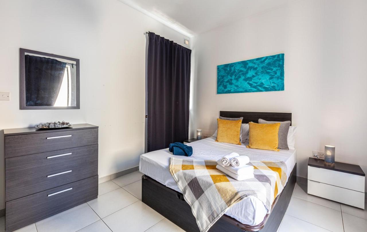 Z4 - Seafront Apartment San Pawl il-Baħar Kültér fotó