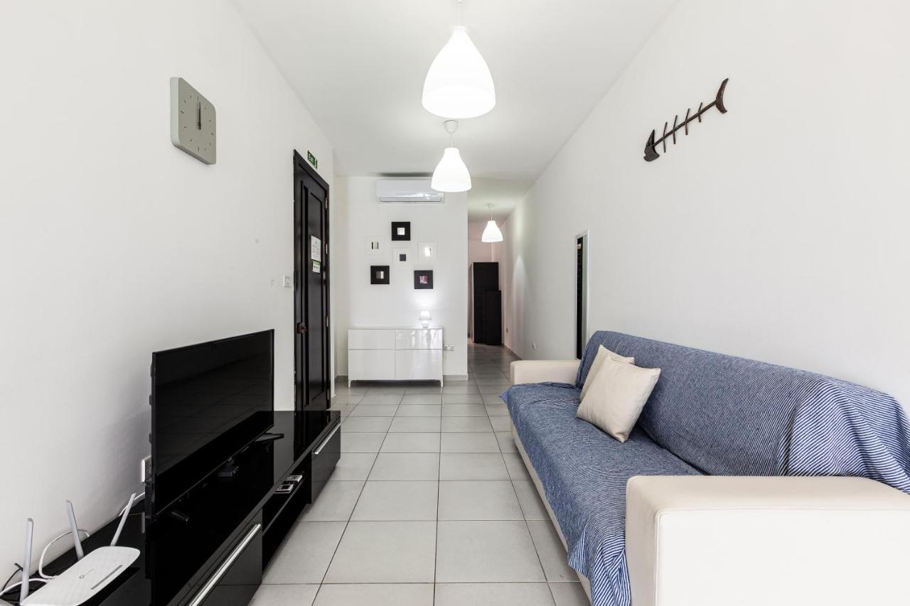 Z4 - Seafront Apartment San Pawl il-Baħar Kültér fotó
